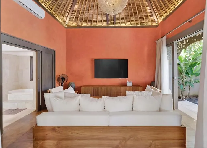 Tropical 3br Private Pool In Jimbaran